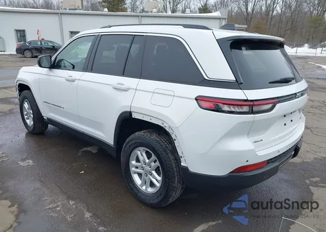 2023 Jeep Grand Cherokee Laredo 4X4 z USA, uszkodzony, nr VIN 1C4RJHAG1PC529996